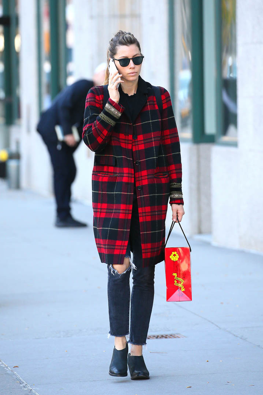 jessica-biel-red-buffalo-flannel-coat-3 jessica-biel-red-buffalo-flannel-coat-3