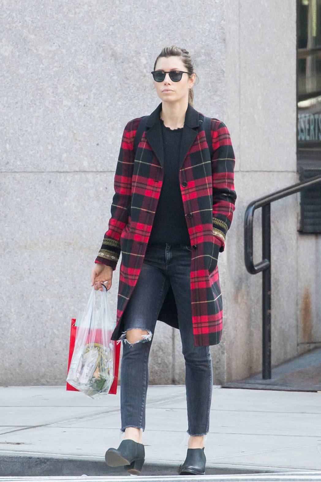 jessica-biel-red-buffalo-flannel-coat jessica-biel-red-buffalo-flannel-coat